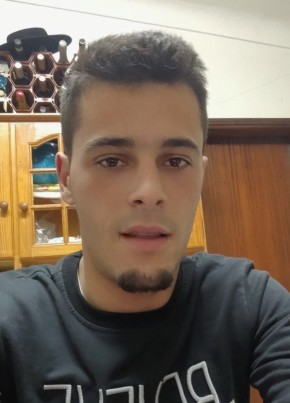 João MGD, 26, República Portuguesa, Santarém