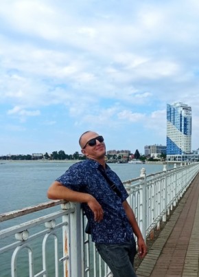 Владимир, 29, Россия, Старонижестеблиевская