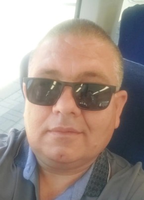 ЮРИЙ из Москвы 45 лет