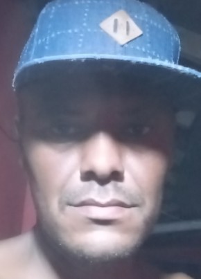 Lucas из Araçuaí 34 года
