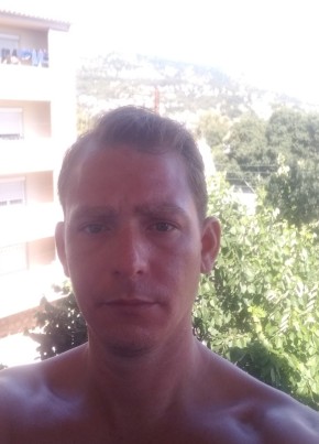 Nicolas, 38, République Française, Toulon