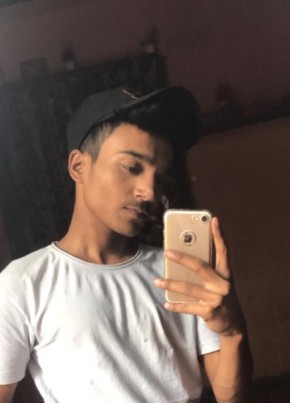 Danish khan, 22, India, Delhi