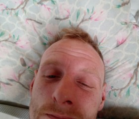 Robert, 36, Luzino