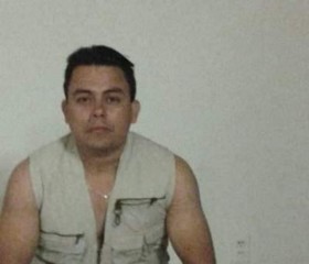 Julio, 39, Arlington (Commonwealth of Virginia)