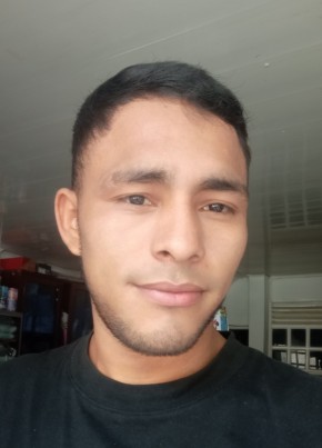 Adrian из Santafe de Bogotá 23 года