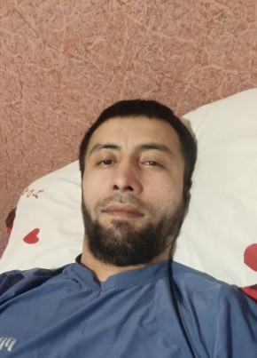 Азизхон из Магадана 33 года
