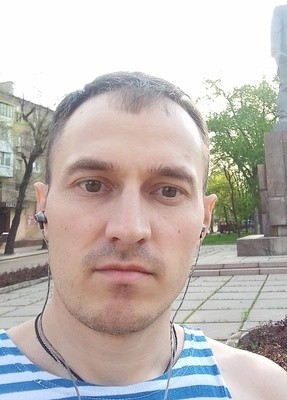 Артем, 35, Россия, Псков