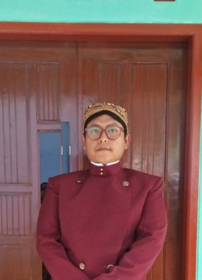 Guntur Setyoputr, 38, Indonesia, Gongdanglegi Kulon