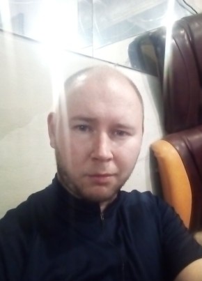 Максим, 35, Россия, Саянск