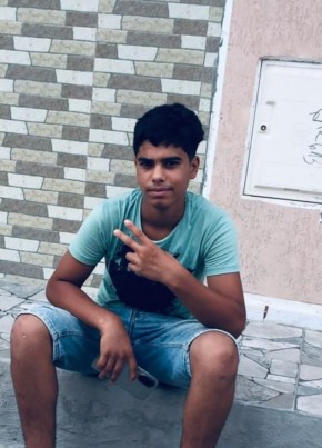 FARES из تونس 20 лет