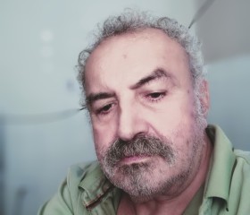 Carlos, 70, Arecibo