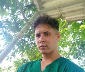 Erik, 22, Havana