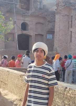 Raja, 18, India, Qādiān