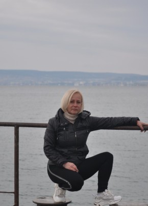 Елена, 49, Россия, Феодосия