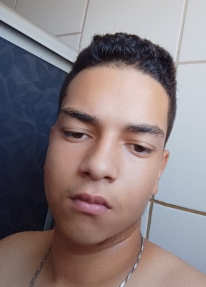 Daniel, 18, República Federativa do Brasil, Goiânia