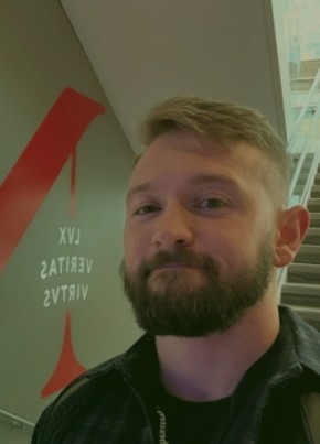 Андрей из Омска 36 лет
