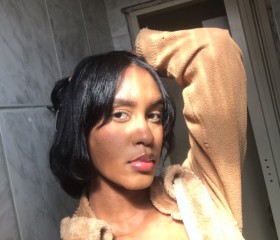 Fabi, 19, Salvador