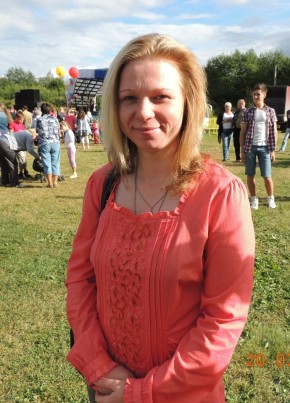 Ирина, 40, Россия, Подпорожье