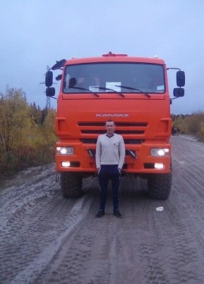 Александр, 37, Россия, Тазовский