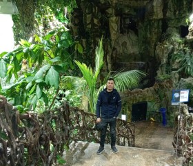 Tolek, 30, Piscataway