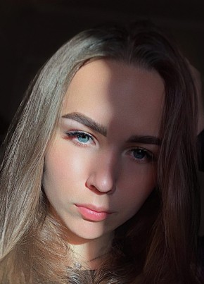 Даша из Киров (Калужской обл.) 23 года