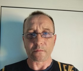 Eduard Miroshniche, 58, Yekaterinoslavka