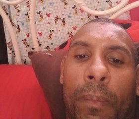 B, 41, San Juan