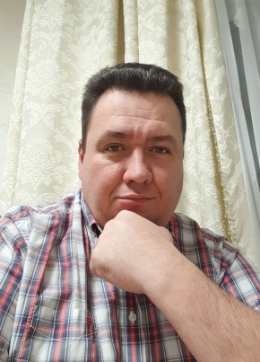 Роман из Москвы 46 лет