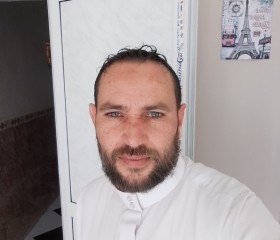 Amine, 43, El Abadia