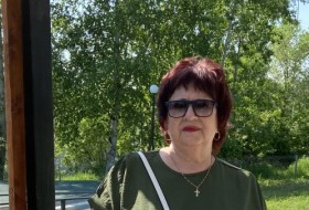 Larisa, 65 - Just Me