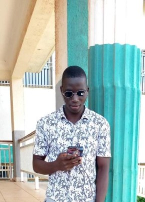 Emmanuel okom Tu, 28, Sierra Leone, Freetown