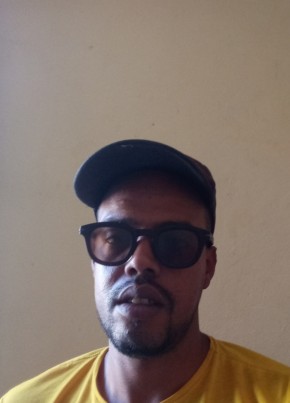 Younès из آسفي 30 лет
