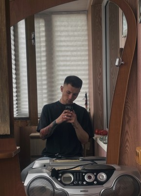 Никита из Северска 22 года