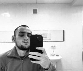 Tema, 22, Montreal