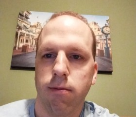 Zach, 33, West Warwick