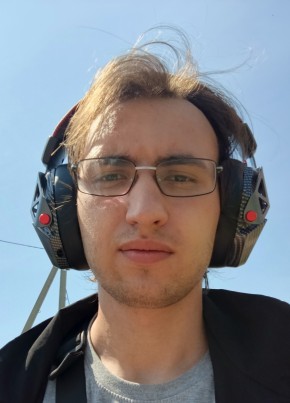 Иван из Братска 18 лет