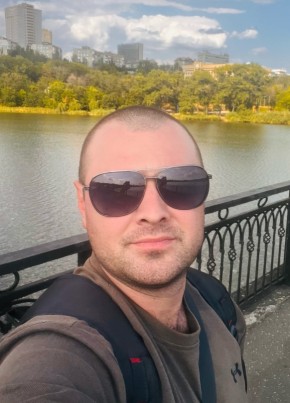 Александр из Донецка 32 года