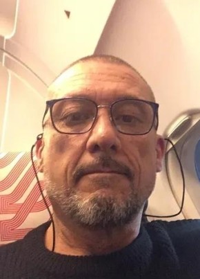 Павел из Paris 59 лет