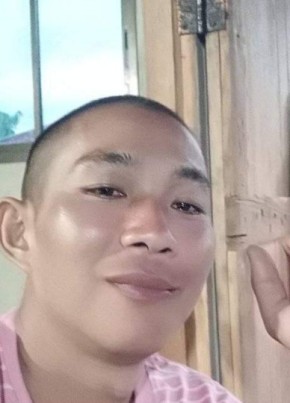 สมชาย, 36, ราชอาณาจักรไทย, วิเชียรบุรี
