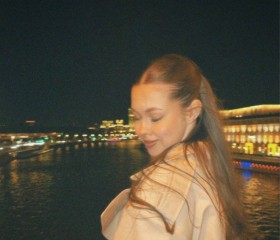 Anfisa, 19, Paris