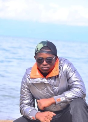Elysé из Kigali 19 лет