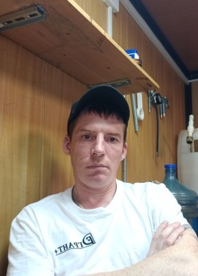 Роман, 39, Россия, Губкинский