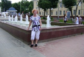 Galina , 70 - Just Me