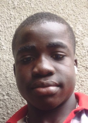 fidèle из Abidjan 18 лет