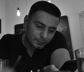 alex, 38, Avrig