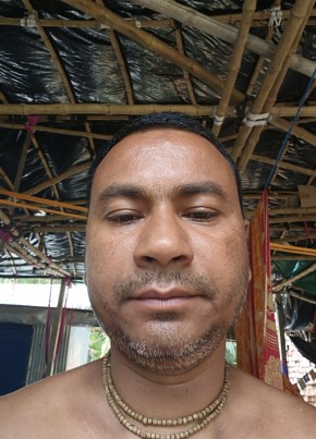 Sujit Biswas, 25, India, Shāntipur