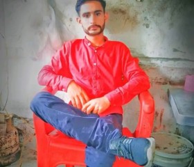 Asim, 25, Gujranwala