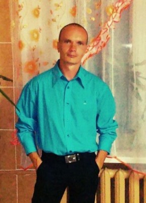 Максим, 39, Россия, Новосокольники