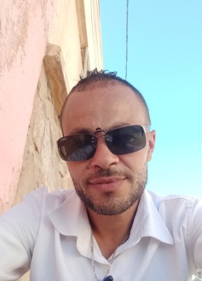 Houari, 41, People’s Democratic Republic of Algeria, Relizane