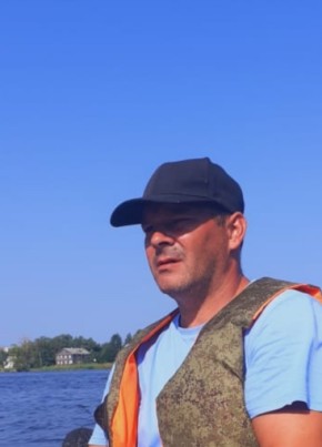 Дмитрий из Порхова 46 лет